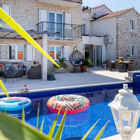 Luxury Sea View John With Pool & Jacuzzi Apartamento *