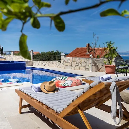 Luxury Sea View John With Pool & Jacuzzi شقة