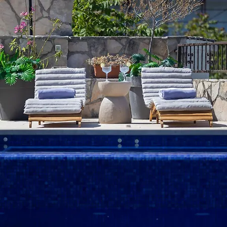 Luxury Sea View John With Pool & Jacuzzi Sutivan