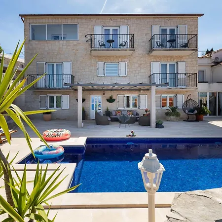 Apartamento Luxury Sea View John With Pool & Jacuzzi Sutivan